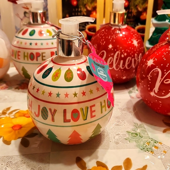 simple pleasures Other - 🆕🎄 CRANBERRY APPLE 🍎